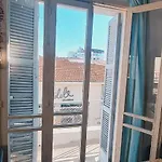 Bee Hostel