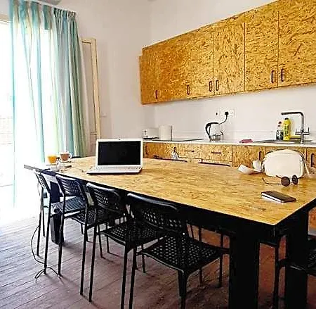 Bee Hostel Paphos