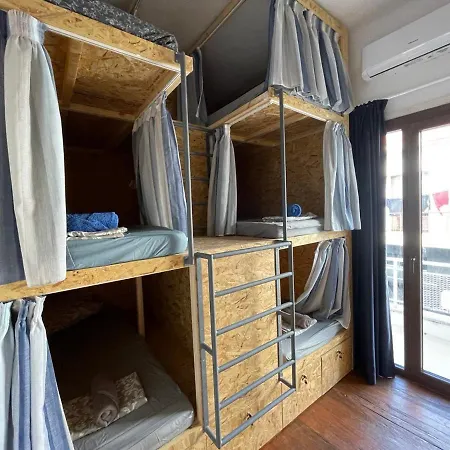 Bee Albergue *