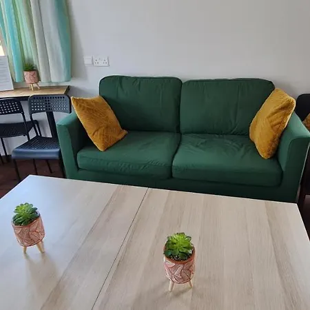 Albergue Bee Pafos